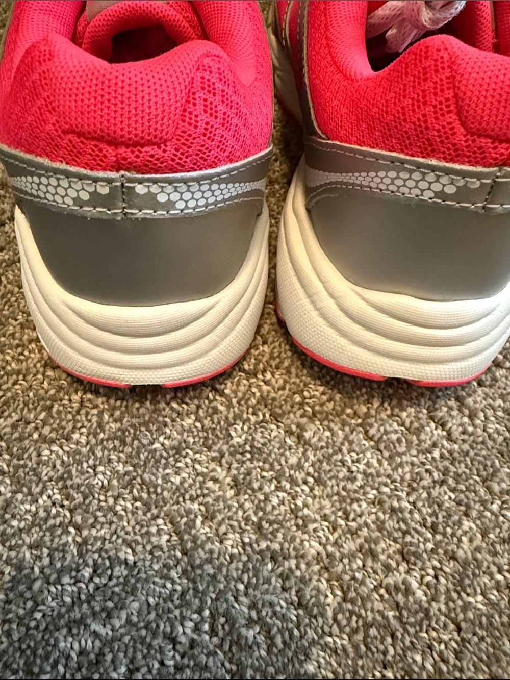 New balance - Picture 3 of 6